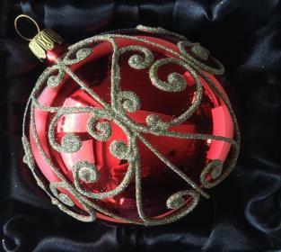 Koule červený porcelán se zlatým dekorem, 8 cm